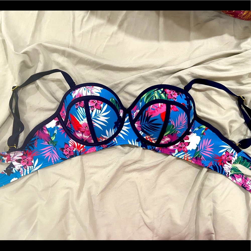 Swimsuits for all size 8 brand new bikini top